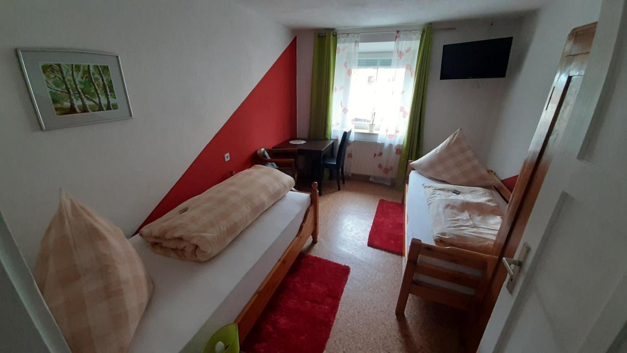 Apartmenthaus "Zum Birnbaum" Rosstal Luaran gambar