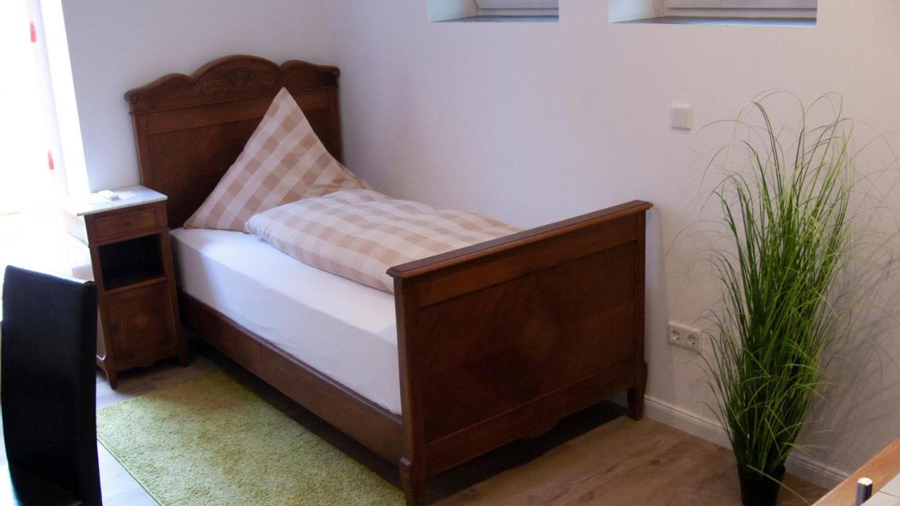 Apartmenthaus "Zum Birnbaum" Rosstal Luaran gambar