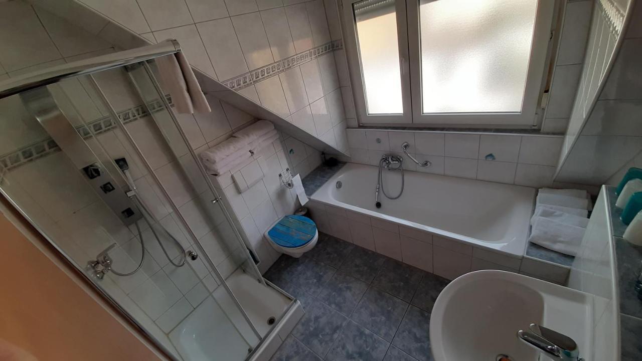 Apartmenthaus "Zum Birnbaum" Rosstal Luaran gambar